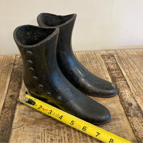 Antique Cast Iron Mannequin Boots Victorian Child Size Shoes - Picture 4 of 12